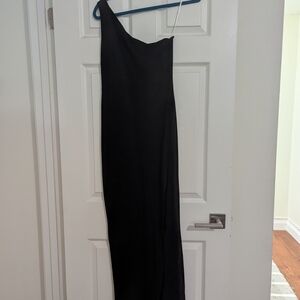 Elegant Black One-Shoulder Dress